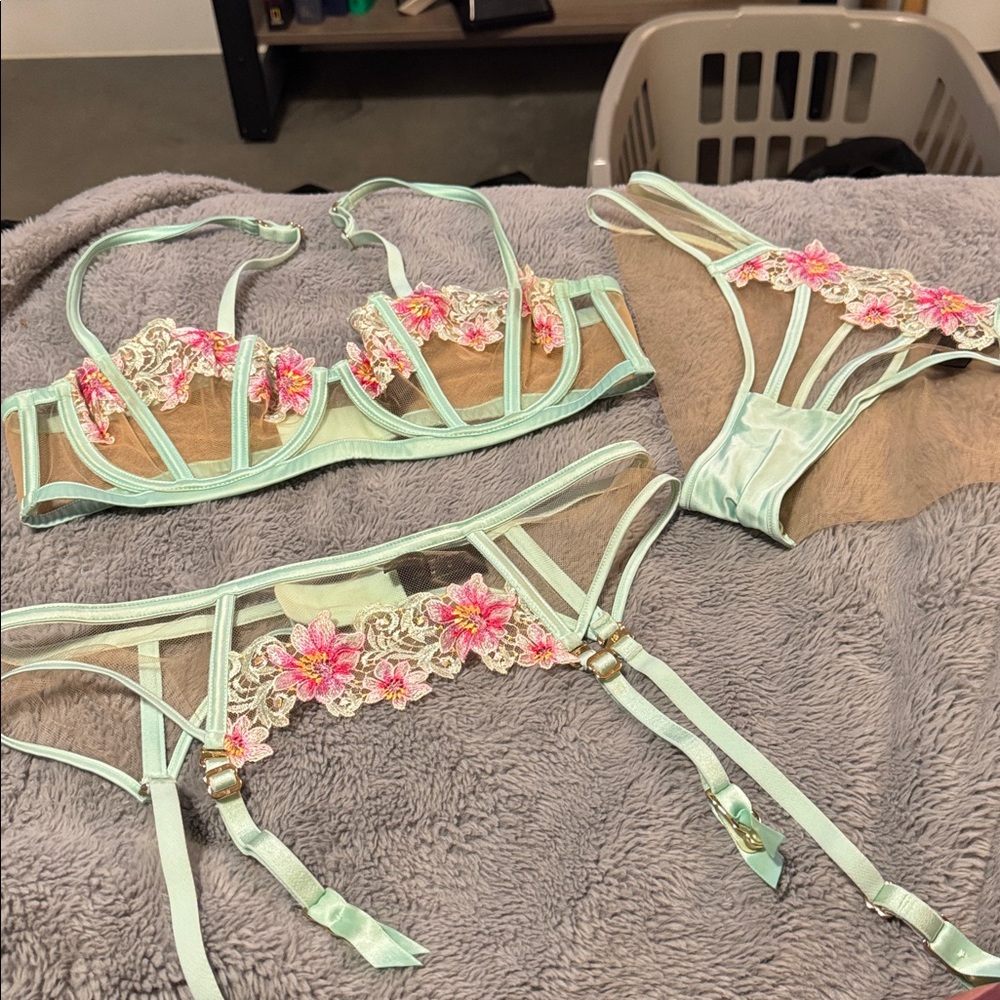 Honey Birdette Amelie Mint 3-pc set Bra, garter, panty